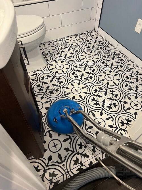 tile cleaning bathroom